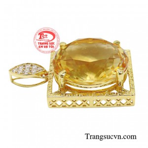 Việc sử dụng trang sức phù hợp sẽ giúp các chàng trai chiếm trọn cảm tình với người phụ nữ.