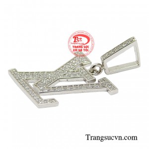 Diện món trang sức này chắc chắn chị em phụ nữ sẽ nhận được những ánh nhìn đầy sự ngưỡng mộ không rời của cánh mày râu.