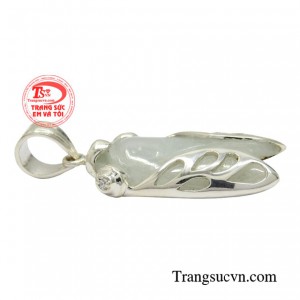Đặc biệt, hình tượng Ve Sầu rất được ưa chuộng trong giới học sinh, sinh viên vì giúp tăng kết quả học tập, thi cử.