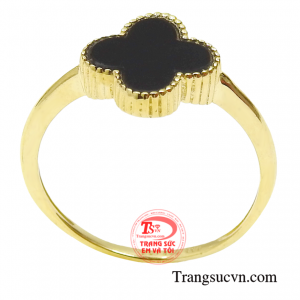 Nhẫn nữ tuy nhỏ nhưng lại góp phần tô điểm thêm cho đôi bàn tay của các bạn nữ thêm xinh xắn