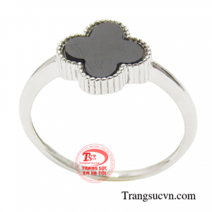 Sản phẩm đẹp xinh xắn là món quà mà bạn nữ nào cũng thích