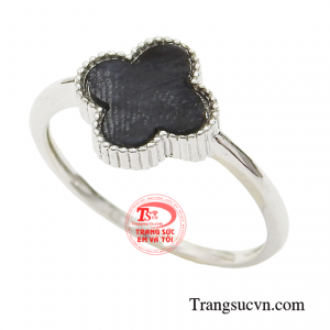 Nhẫn là phụ kiện rất được các chị em yêu thích và thể hiện được phong cách cá tính riêng