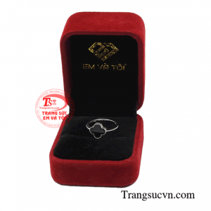 Nhẫn cỏ 4 lá đẹp