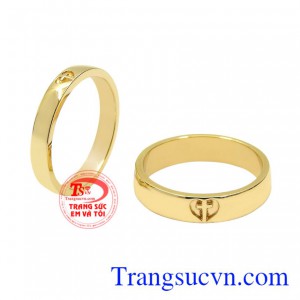 Đôi nhẫn cưới là tín vật định tình như lời cam kết minh chứng cho tình yêu bất diệt.