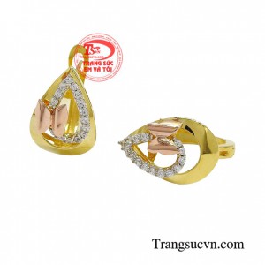 Một đôi bông tai đẹp không cần phải quá đắt giá mà chỉ cần phù hợp với khuôn mặt, trang sức khác, trang phục và hoàn cảnh