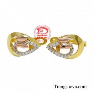 Hoa tai hồ điệp duyên dáng là món quà ý nghĩa dành tặng phái đẹp