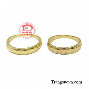 Hôn nhân là kết quả của tình yêu đơm hoa kết trái và nhẫn cưới là tín vật không thể thiếu trong ngày trọng đại của các cặp đôi