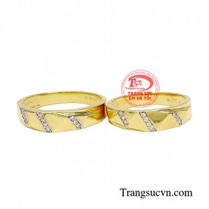 Nhẫn cưới được ví như sợi dây gắn kết tình yêu bền chặt theo năm tháng