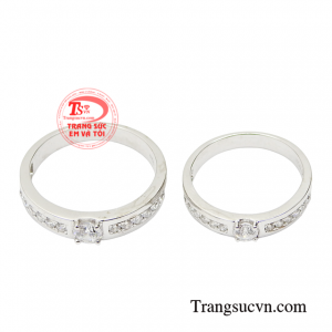 Để sở hữu cặp nhẫn cưới trong mơ hãy đến với trang sức Em và Tôi để lựa chọn mẫu nhẫn cưới yêu thích và ý nghĩa với bạn