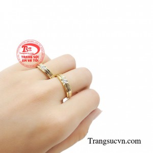 Nhẫn cưới tình yêu bền vững là tín vật hẹn ước một tương lai đầy hạnh phúc và sự gắn kết bền chặt
