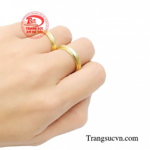 Nhẫn cưới là minh chứng cho tình yêu, là sự kết nối đồng điệu giữa hai tâm hồn, lời cam kết của các cặp đôi với nhau