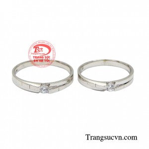 Nhẫn cưới được xem là vật đính ước với mong muốc cuộc hôn nhân được hạnh phúc bền chặt