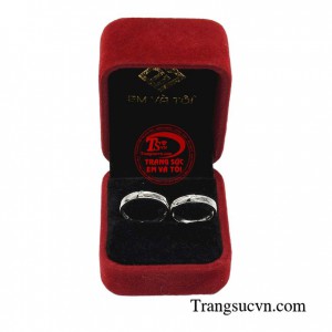 Nhẫn cưới vàng trắng thuần khiết