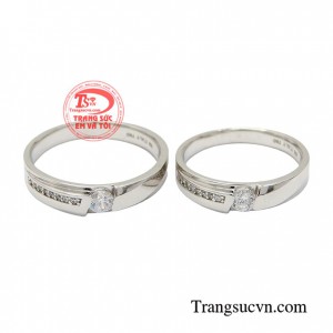 Khi đeo nhẫn cưới trên tay như một lời nhắc nhở mỗi người luôn chia ngọt, sẻ bùi, yêu thương