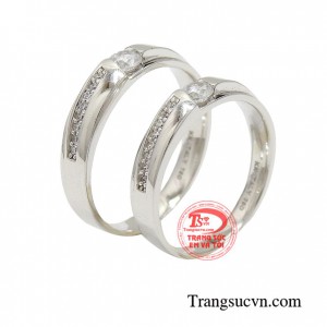 Nhẫn cưới vàng trắng tinh khôi