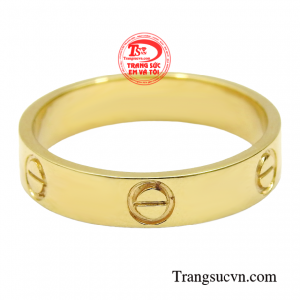 Chiếc nhẫn này không chỉ giúp cho người đeo thêm phần thời trang, phong cách mà còn mang lại sự đẳng cấp khác biệt. 