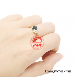 Nhẫn nữ 4 lá dịu dàng