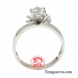 Nhẫn nữ đài các kiêu sa là mẫu nhẫn nữ đẹp được nhiều bạn nữ yêu thích và phù hợp với mọi lứa tuổi