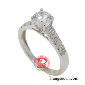 Sản phẩm có thể dùng làm nhẫn cầu hôn mà mọi cô gái đều thích