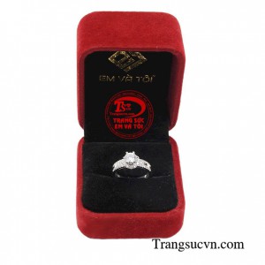 Nhẫn nữ quý cô thời trang mang đến vẻ đẹp ngọt ngào, duyên dáng