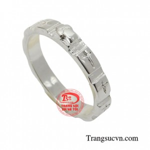 Nhẫn thánh giá bạc kiểu cách được chế tác độc đáo và hợp thời trang