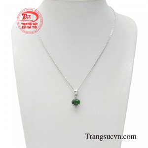 Bộ dây cẩm thạch phú quý phong thủy không chỉ xem như một món quà về sức khỏe mà còn là một món trang sức đem lại sự phồn thịnh và giàu có cho người dùng. 