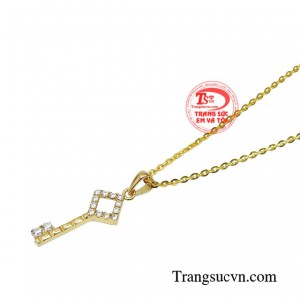 Bộ dây chuyền chìa khóa tình yêu sẽ là món quà ý nghĩa dành tặng người con gái của bạn.