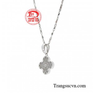 Hãy cùng lưu giữ những khoảnh khắc đẹp nhất của bạn cùng bộ sản phẩm này.