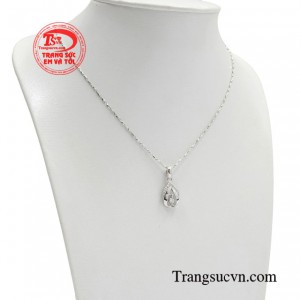 Phụ nữ dù thành công đến đâu thì cũng đừng nên lãng quên việc chăm chút cho sắc vóc của mình. 