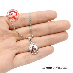 Hơn thế nữa, hãy luôn luôn giữ thái độ lạc quan, năng lượng tích cực để lan tỏa đến mọi người xung quanh. 