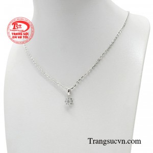 Mang lại cảm giác nhẹ nhàng như những nhành hoa anh đào trong tiết trời xuân tươi mới.