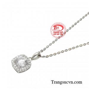 Bộ trang sức là bật mí nho nhỏ giúp phái đẹp luôn tự tin, nổi bật mà có giá thành vô cùng phải chăng.