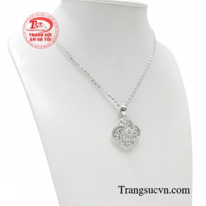 Sự trải nhiệm này giúp chị em có được phong thái của một người phụ nữ quý phái. 