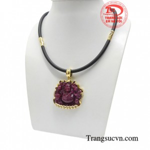 Đá ruby thiên nhiên được xem là viên đá mặt trời đem lại tiền tài, danh vọng và một cuộc sống hạnh phúc