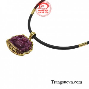 Mặt dây chuyền nam chạm khắc bọc vàng sáng bóng đảm bảo chất lượng hợp thời trang, sang trọng và phong thủy