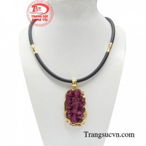 Bộ dây phật quan âm hiền từ được chế tác từ đá ruby thiên nhiên giúp mang đến nhiều may mắn