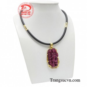 Bộ dây phật quan âm hiền từ được bọc vàng bao quanh bảo vệ tránh bị va đập khi đeo