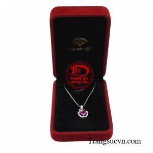 Bộ dây vàng trắng đẹp với vẻ đẹp xinh xắn nhẹ nhàng chắc chắn là món phụ kiện không thể thiếu trong tủ của chị em phụ nữ