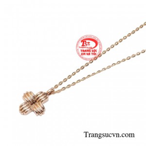 Bộ dây chuyền hứa hẹn sẽ là món trang sức được ưa chuộng nhất trong năm nay.