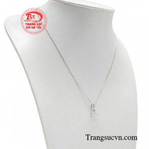 Các chị em có thể sử dụng triệt để trong mỗi phong cách thời trang. 