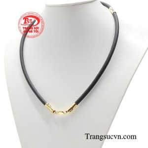 Sự kết hợp ăn ý giúp bộ trang phục của bạn một trở nên ấn tượng đặc biệt trong mắt các nàng, vừa lịch lãm, năng động vừa họp với xu hướng hiện nay. 