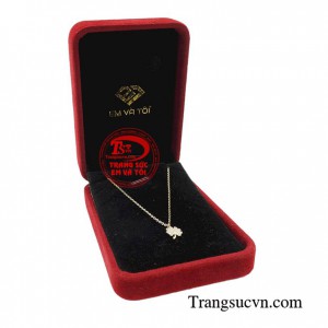 Dây chuyền 4 lá may mắn là sản phẩm được thiết kế đơn giản độc đáo và ấn tượng toát lên thần thái tự tin