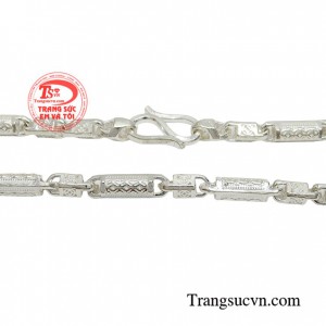 Dây chuyền bạc nam phong lưu là phụ kiện không thể thiếu của phái mạnh