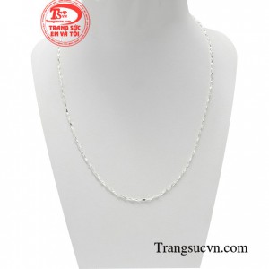 Dây chuyền bạc nữ tính là sản phẩm trang nhã mang vẻ đẹp hoàn hảo không gì sánh bằng giúp các bạn nữ tự tin và trông xinh xắn hơn trong mắt người đối diện