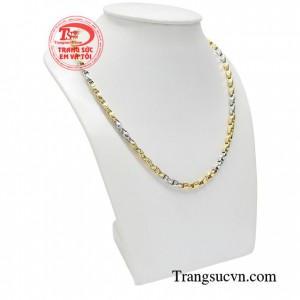 Một quý ông lịch lãm biết người chỉnh chu từ đầu tóc, quần áo hợp hoàn cảnh sẽ giúp bạn tự tin và làm chủ chính mình