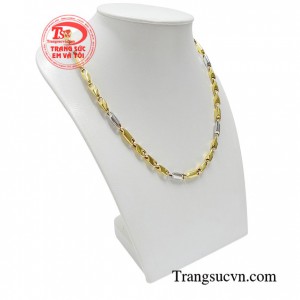 Dây chuyền vàng cao cấp, dây to bản, cầu kỳ với kiểu dáng hiện đại, mới mẻ là sự lựa chọn hoàn hảo cho các anh chàng ưa thích sự năng động, khỏe khoắn
