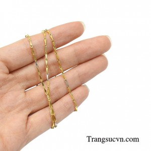 Thông qua món trang sức nhỏ xinh không chỉ tôn vinh những nét đẹp của người phụ nữ mà còn thể hiện cá tính, gu thẩm mỹ riêng biệt