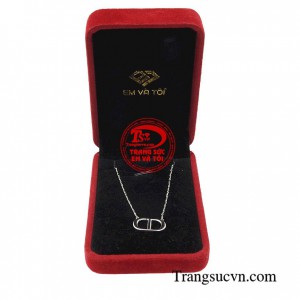 Dây chuyền quý cô thanh lịch mang lại nét riêng nổi bật và thu hút ánh nhìn