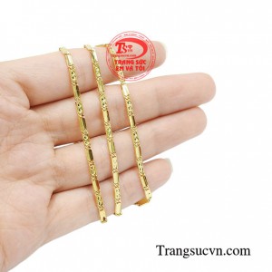 Dây chuyền vàng sắc sảo