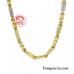 Ngoài việc đem đến ngoại hình phong cách chiếc dây chuyền còn đem đến sự thoải mái năng động đến cho người đeo.